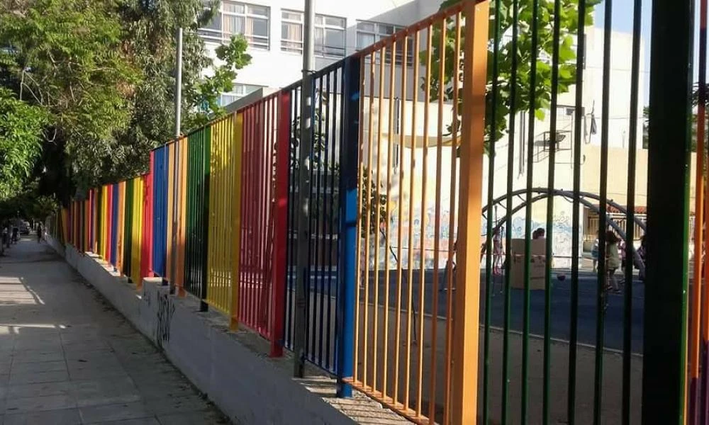 Εργαζόμενος σε σχολείο των βορείων προαστίων πέθανε στο προαύλιο λόγω καρδιακής προσβολής